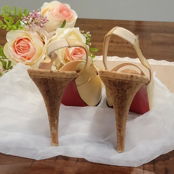 Authentic Loubatin high heels - Picture 4 of 10